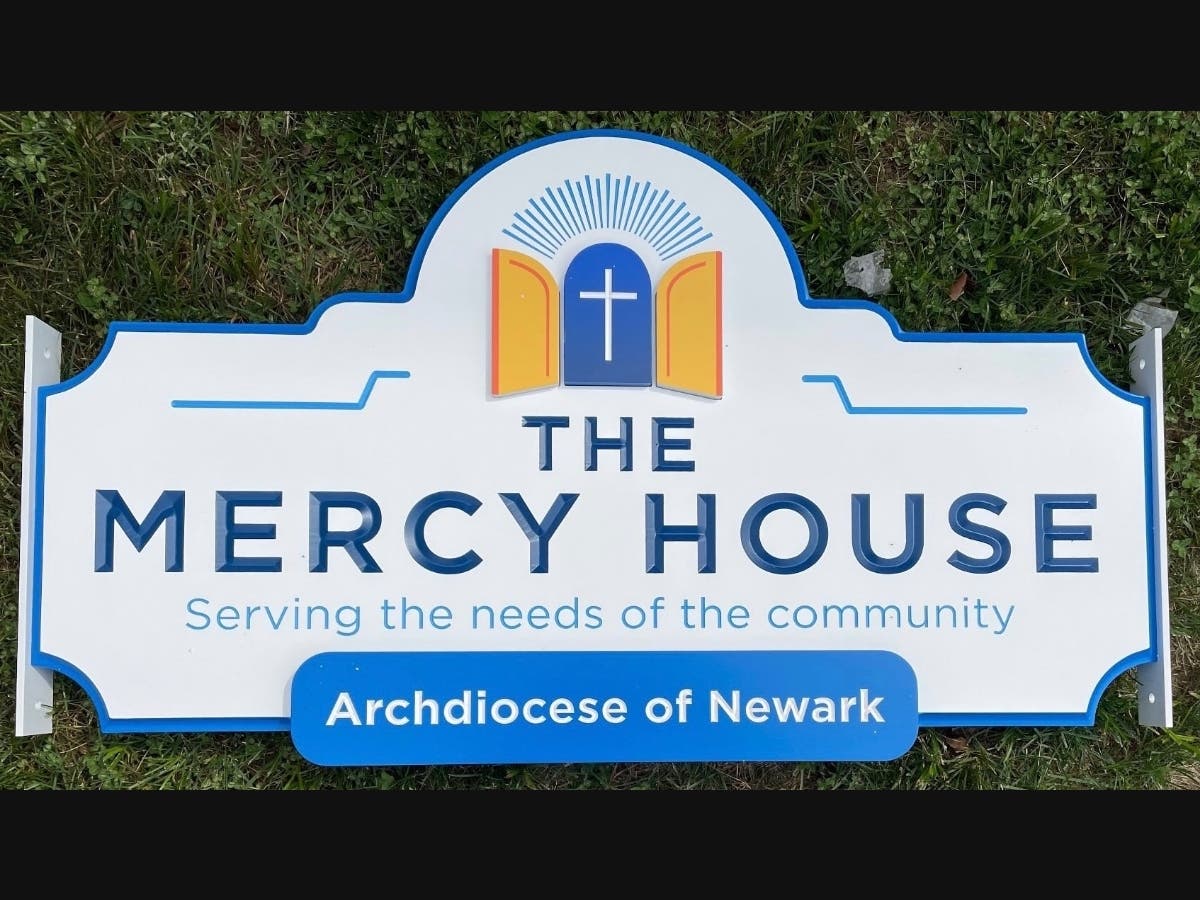 https://patch.com/img/cdn20/users/24687590/20230630/104352/styles/patch_image/public/mercy-house-sign___30104046649.jpg