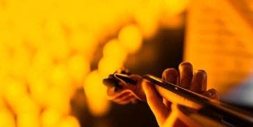 Candlelight: Tribute to Bad Bunny