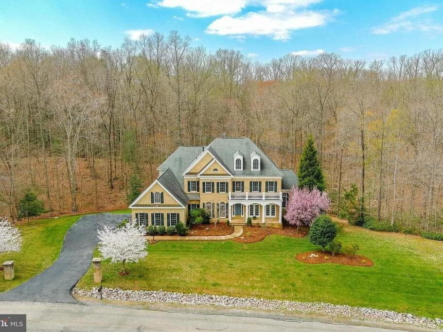 Find Serenity At This Spacious Woodbridge Home For $1.5M - Vimarsana News