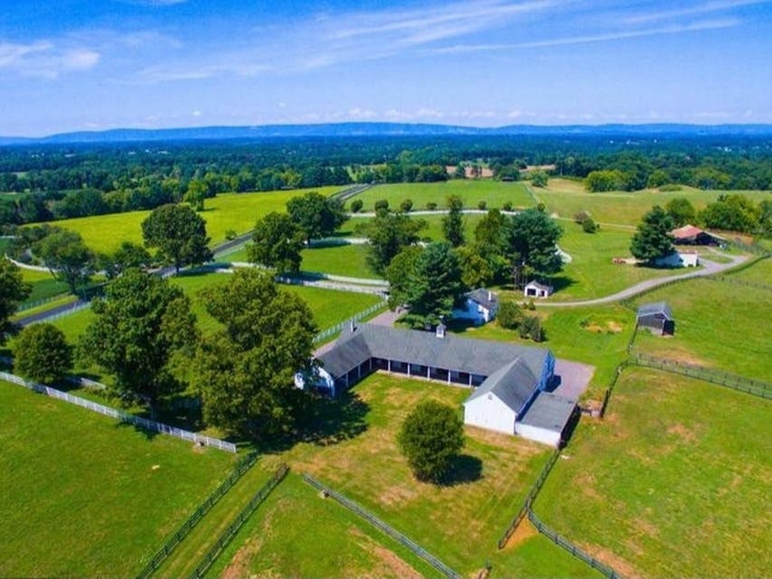 Jolee Farm is located northwest of Aldie along the Snickersville Turnpike. The property hosts part of a Civil War battlefield, and features high elevations and a scenic agricultural vista. 