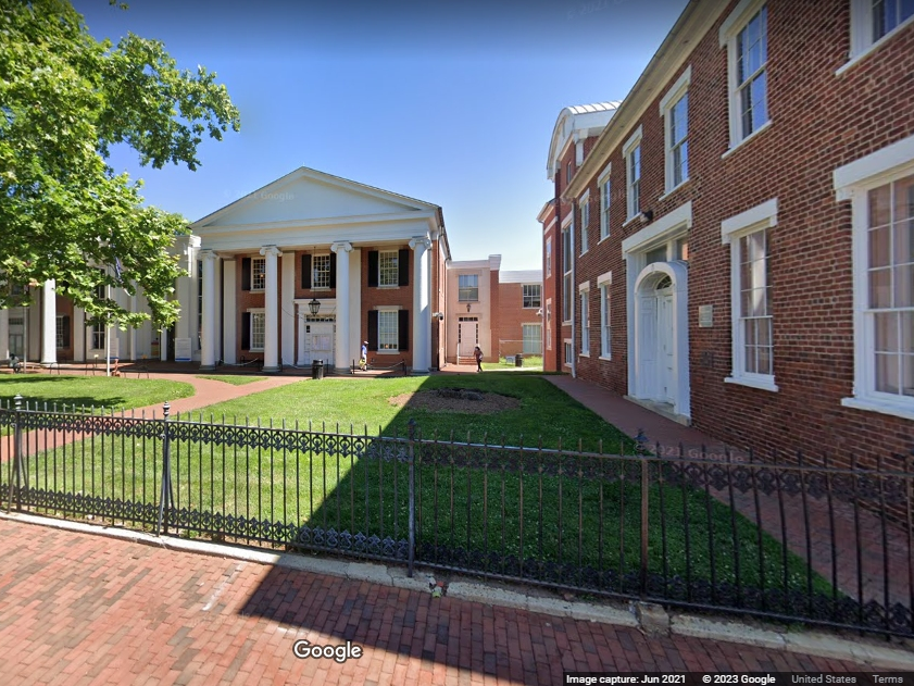 Though the town changed hands hundreds of times during the Civil War, Leesburg's residents staunchly supported the Confederacy's rebellion. The Loudoun County Courthouse in Leesburg even saw residents taunt captured Union soldiers in 1861.