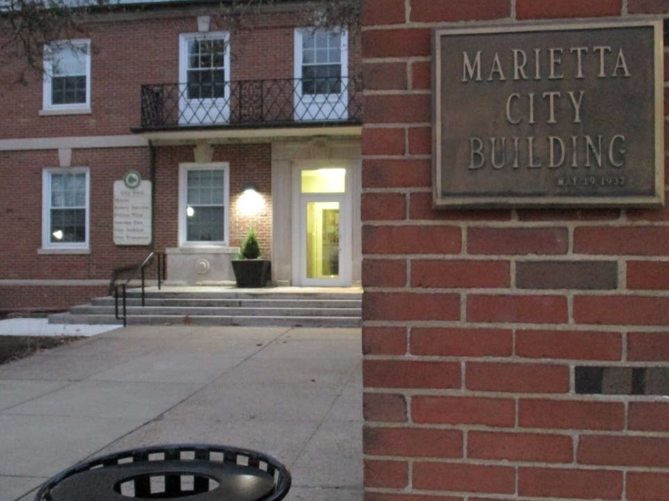 An image of City Hall in downtown Marietta.