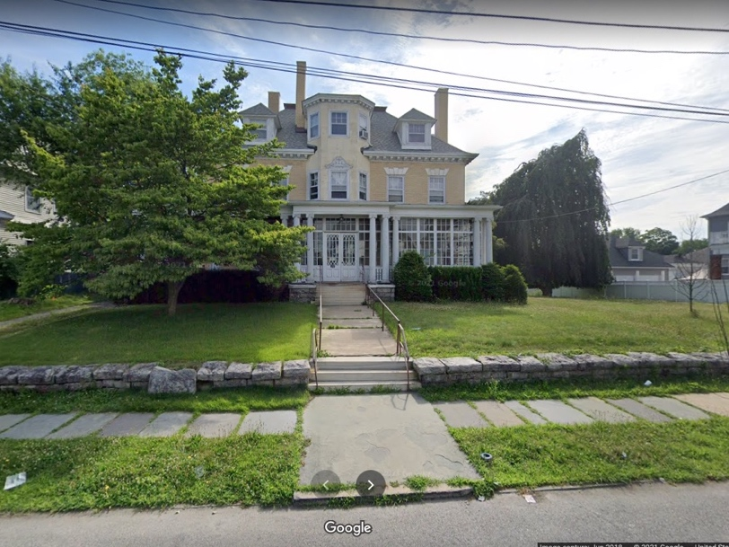 Tuesday morning, the Mount Vernon police say they received a call about an unresponsive woman in the front vestibule of this home at 165 Summit Ave.