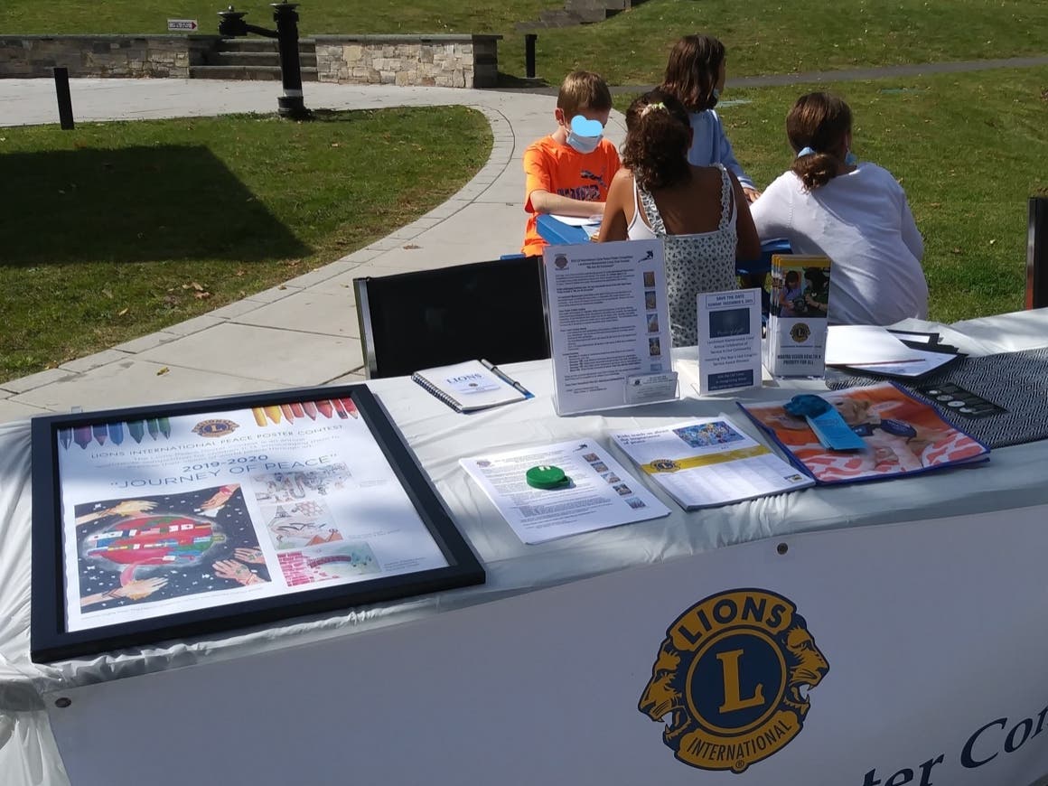 The Larchmont Mamaroneck Lions 2021-22 Lions Peace Poster Contest officially kicked off at the Larchmont Arts Festival on Saturday. 