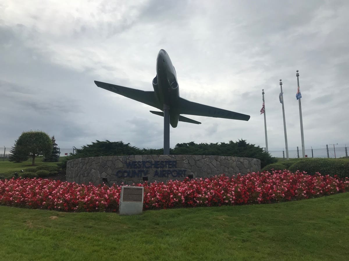 Hudson Valley Honor Flight's once-in-a-lifetime flight takes veterans to Washington, D.C., where they visit war memorials, attend a dinner in their honor and then return back home.