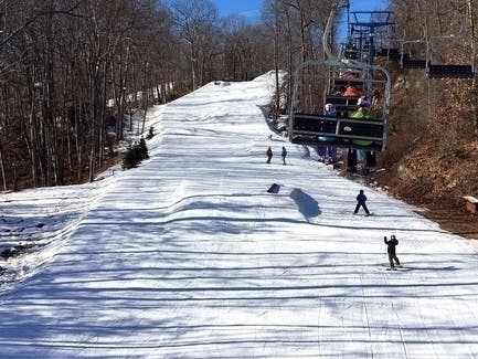 The program consists of six 1 ½ hour group lessons at Thunder Ridge Ski Area. 