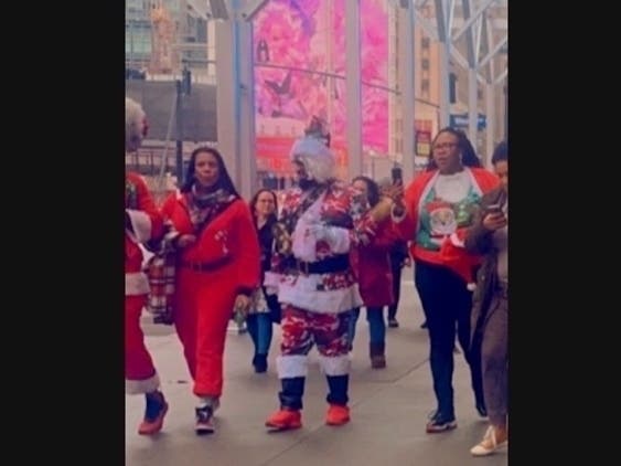 SantaCon attendees (seen in 2021) are once again banned from drinking alcohol, along with other LIRR/Metro-North passengers, during SantaCon weekend.
