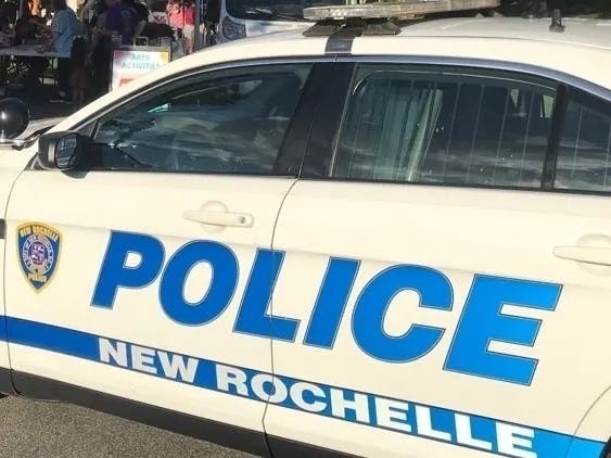 The New Rochelle Police Department says that on Saturday, shortly before 11 p.m., officers were called to 45 May Street after a report of a knifepoint robbery.