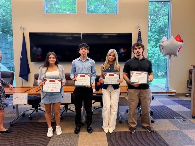 NewYork-Presbyterian Hudson Valley Hospital’s Auxiliary has awarded four local seniors $2,000 scholarships.