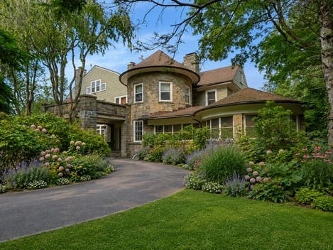 The estate at 215 Soundview Avenue was originally built in 1924 as a summer home for the Dolly Sisters, the Hungarian-born twin performers who were major Broadway and vaudeville stars in the 1910s and 1920s.