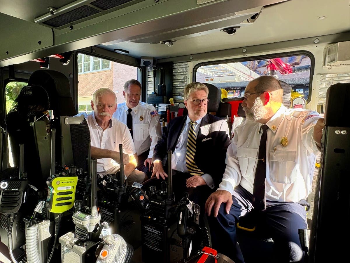 Sen. Harckham climbed into a fire truck with Golden’s Bridge fire officials, including Commissioner Kelly, ex-Chief Robert Melillo, and Fire Chief Albert Melillo for a tutorial on the new radio communications equipment. 
