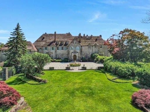 Say "bonjour" to the good life in the Hudson Valley. 