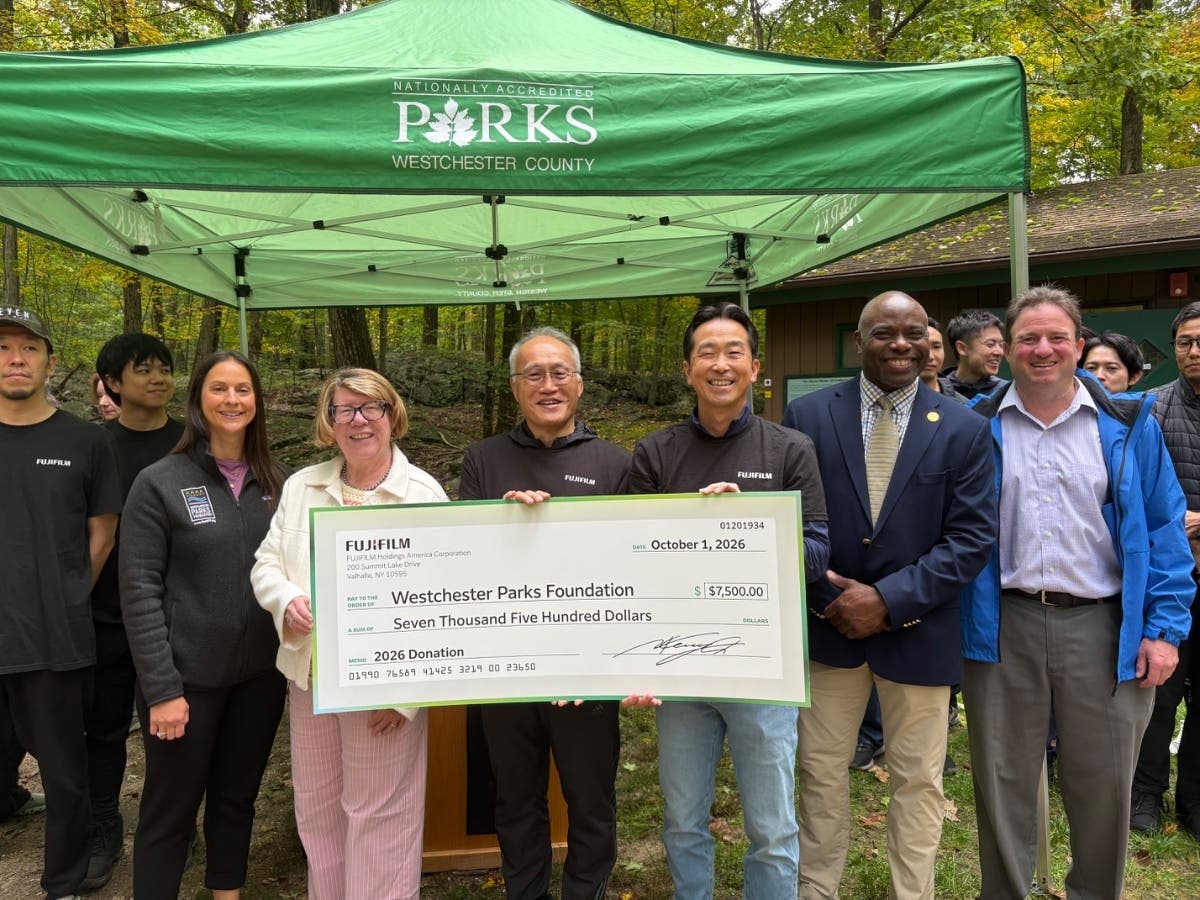 Christine LaPorta, Deputy Director, WPF; Joan McDonald, Deputy County Executive; Kenya Nakashima, President FUJIFILM Holdings America; Ryuichi (Richie) Matoba, President & CEO of FUJIFILM North America,  William Bland, ParksCommissioner. 