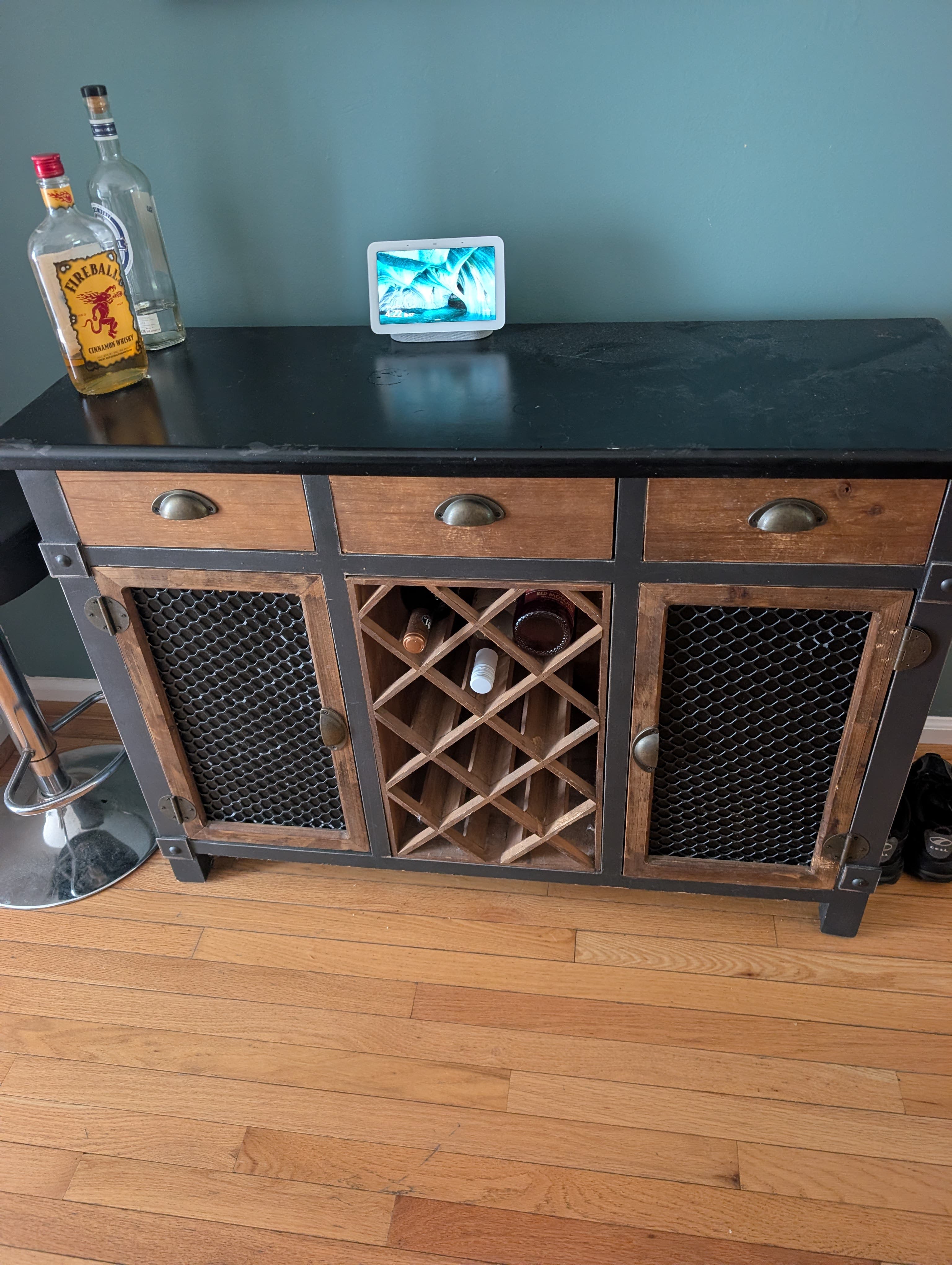 Bar wine table