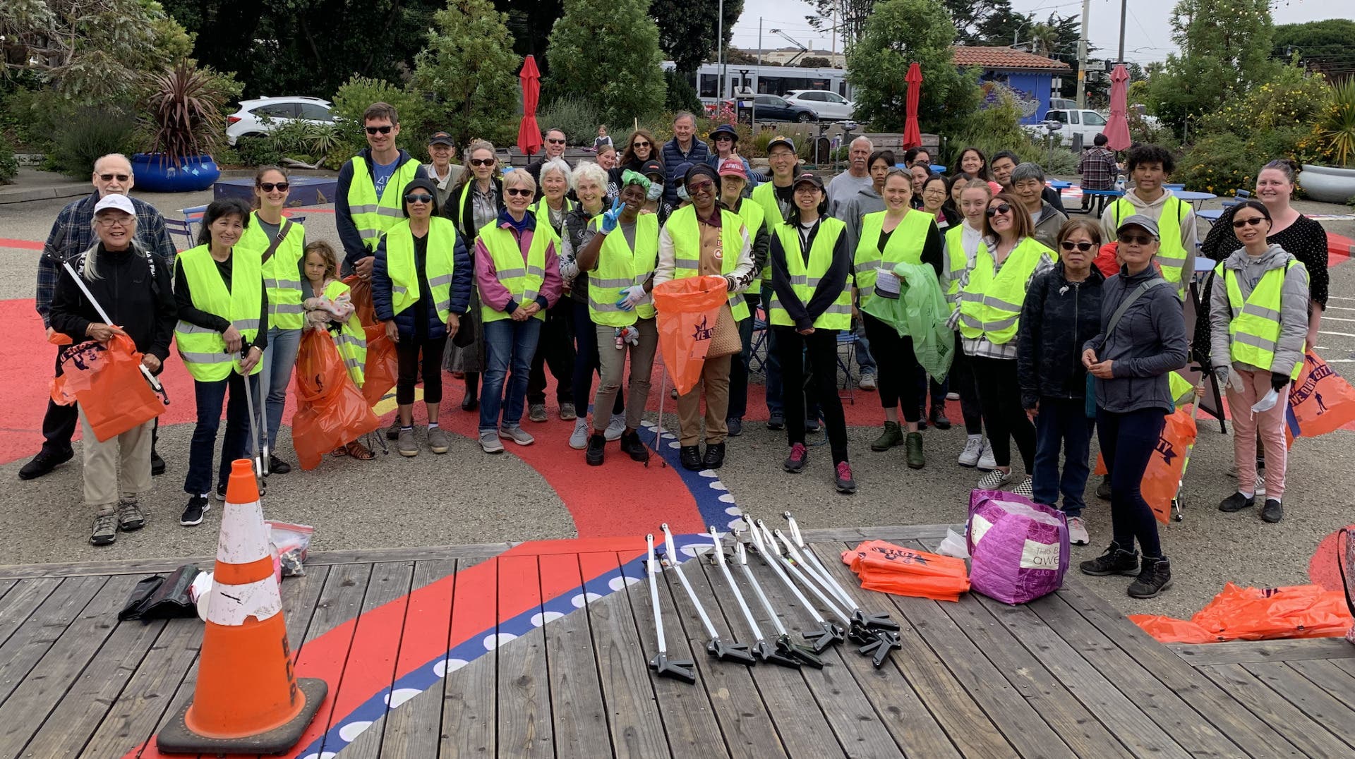 Lakeside Village Cleanup