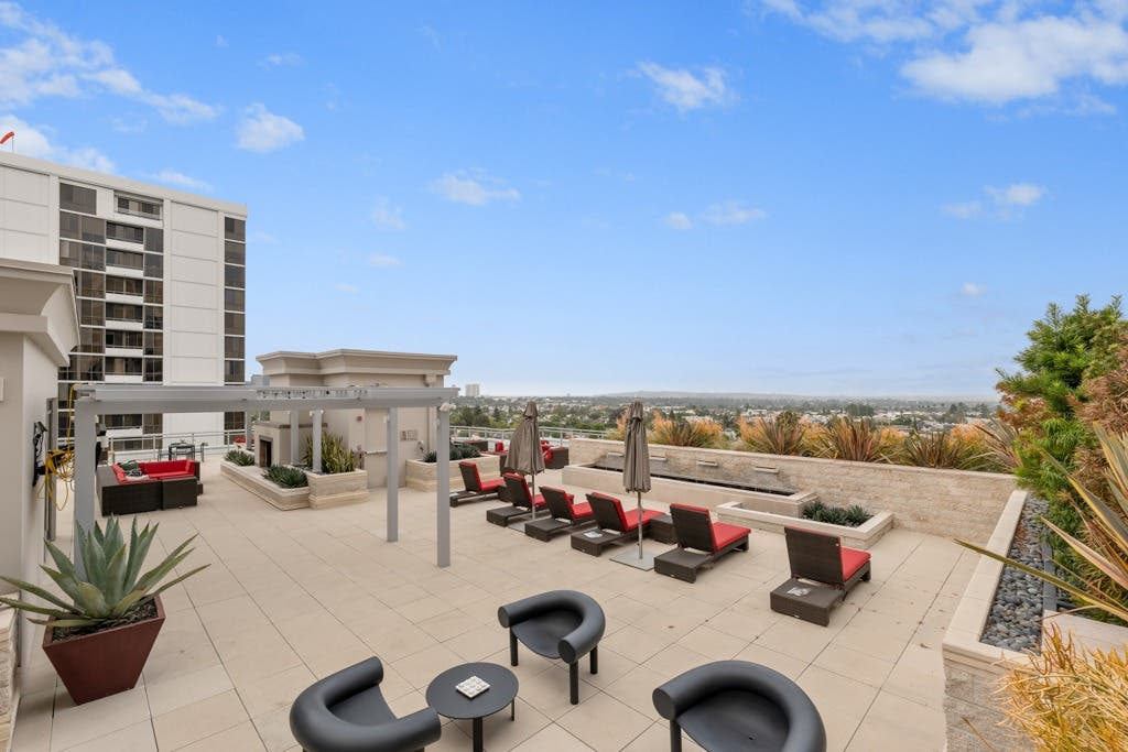 Timeless Modern Luxury Wilshire Victoria Los Angeles Apartments Los