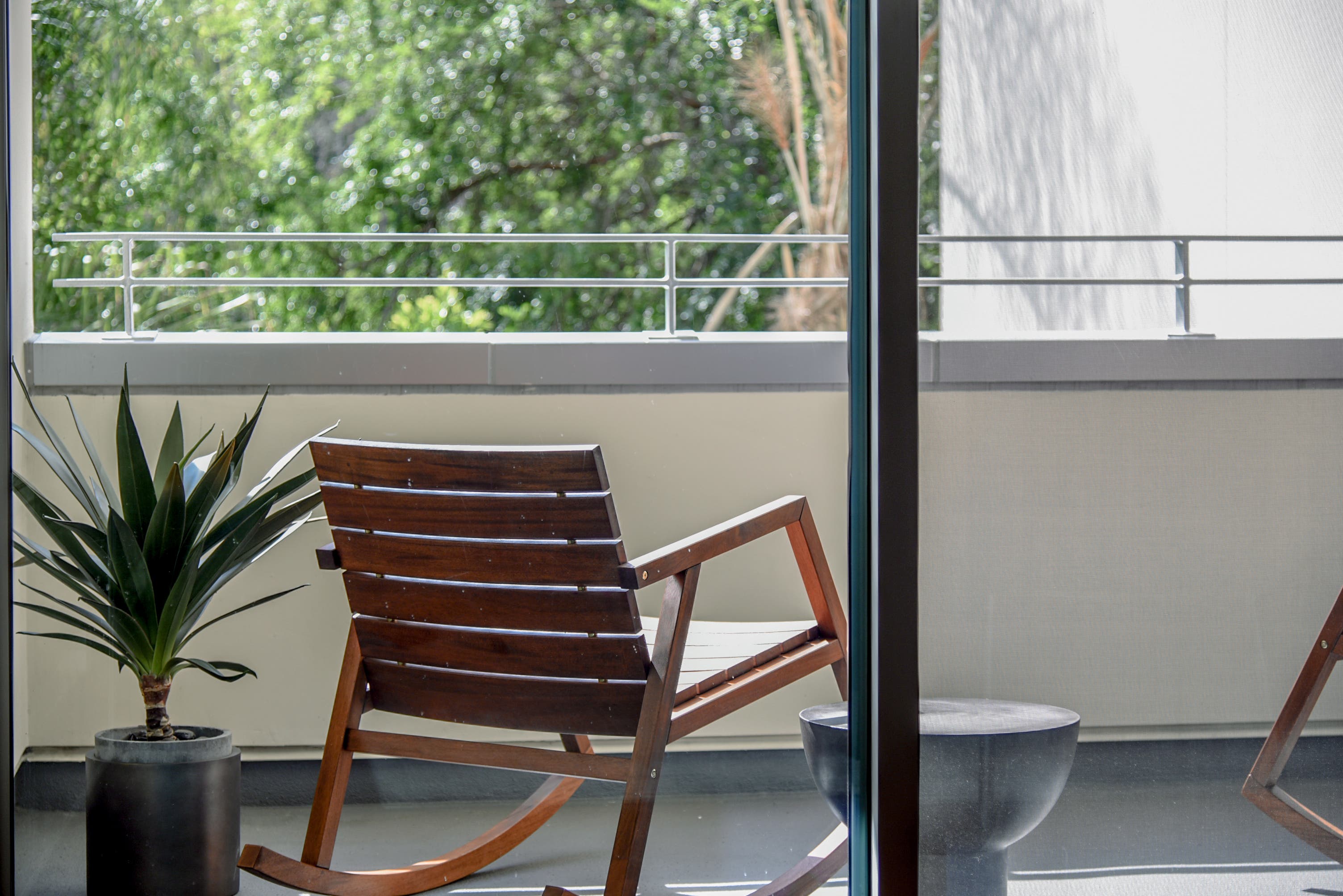 Furnished Studios in Westwood Near Beverly Hills from 1645 Los