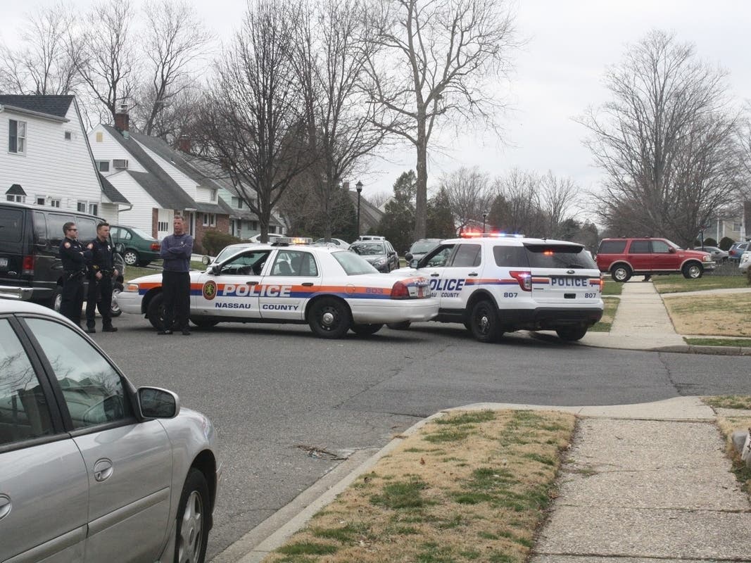 The weekly crime report includes 10 stolen catalytic converters. 