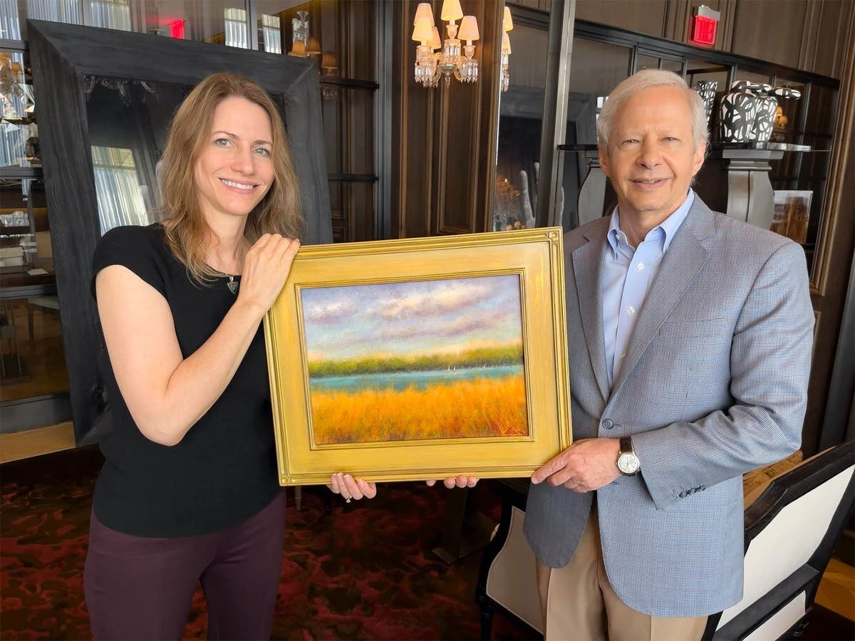  Liron Sissman with former Ambassador Kenneth Juster and the chosen painting: Late Summer Sail.