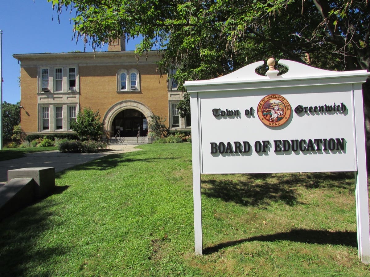 Teachers marched and held a rally on Thursday before the Board of Education's special meeting.