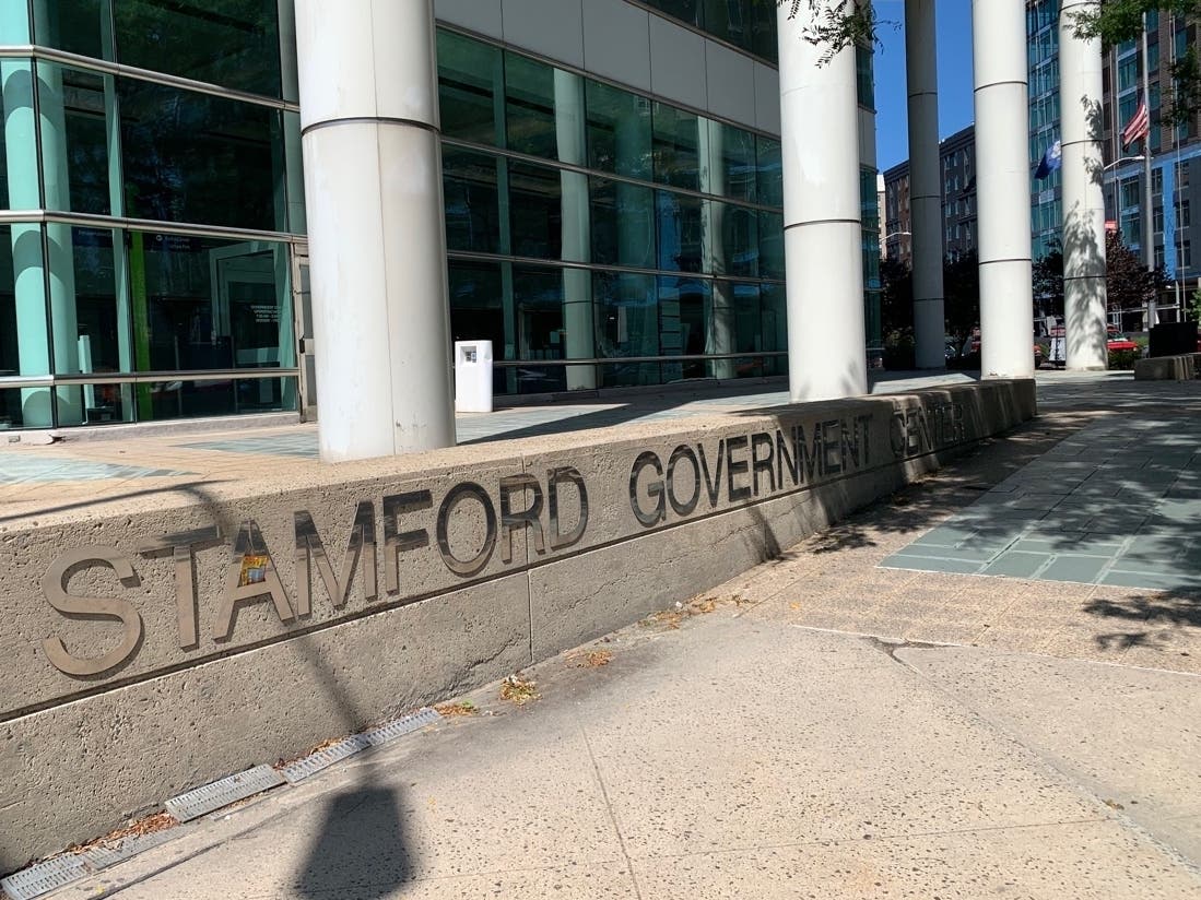 Board of Representatives President Jeffrey Curtis had been serving as acting mayor​, pursuant to the city's Charter, while Simmons was absent.