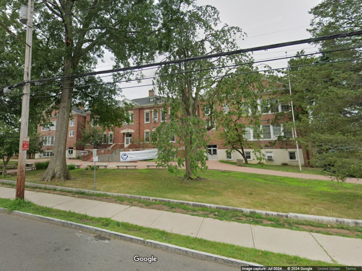 Old Greenwich School was built in 1902, and there have been additions to the building in 1950, 1957, and 1995, with some renovations in 1993.