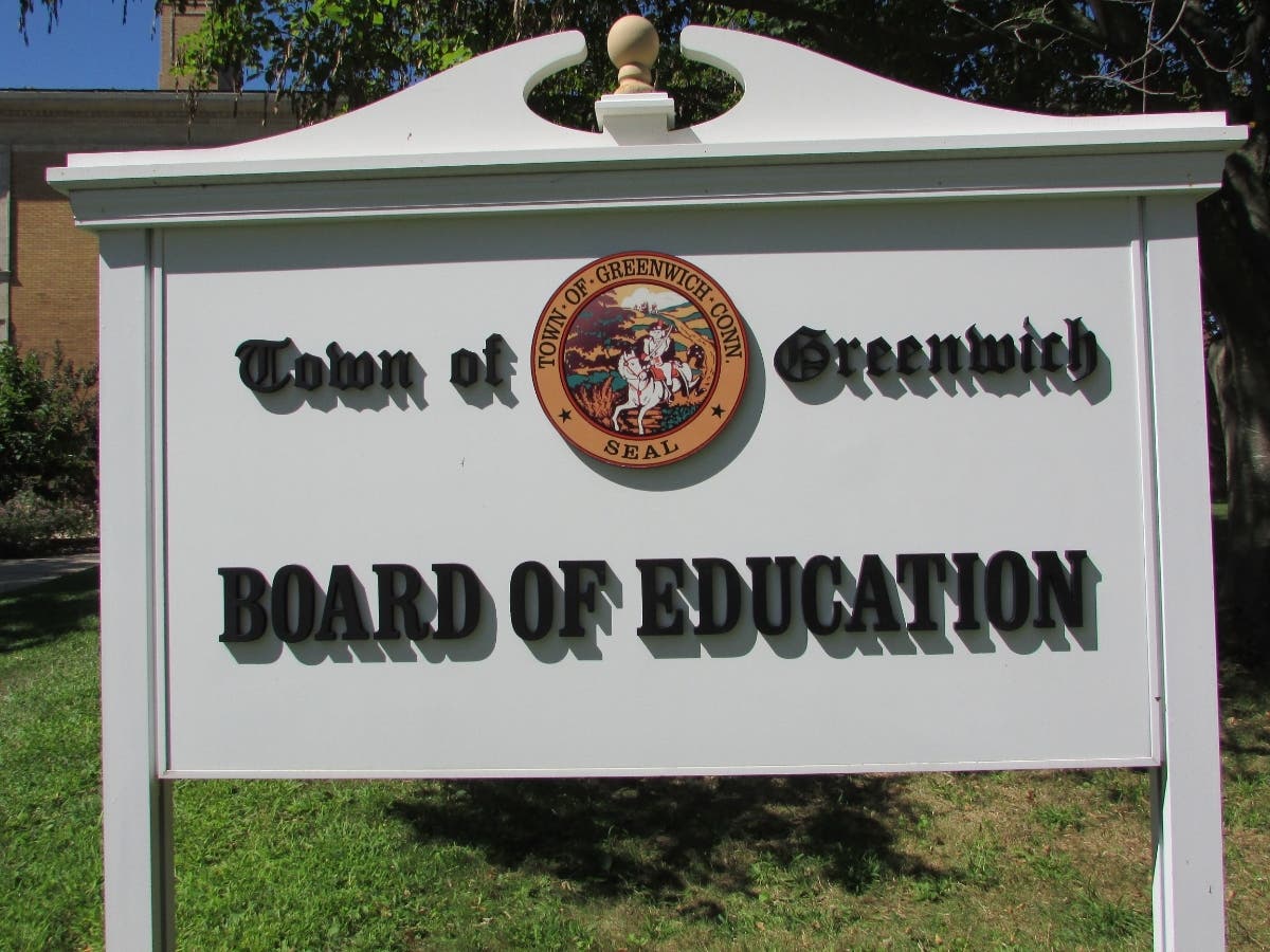 Democrat Karen Hirsh was tapped as chair of the board, Republican Jen Behette was chosen as the vice chair, and Democrat Laura Kostin was voted in as secretary.