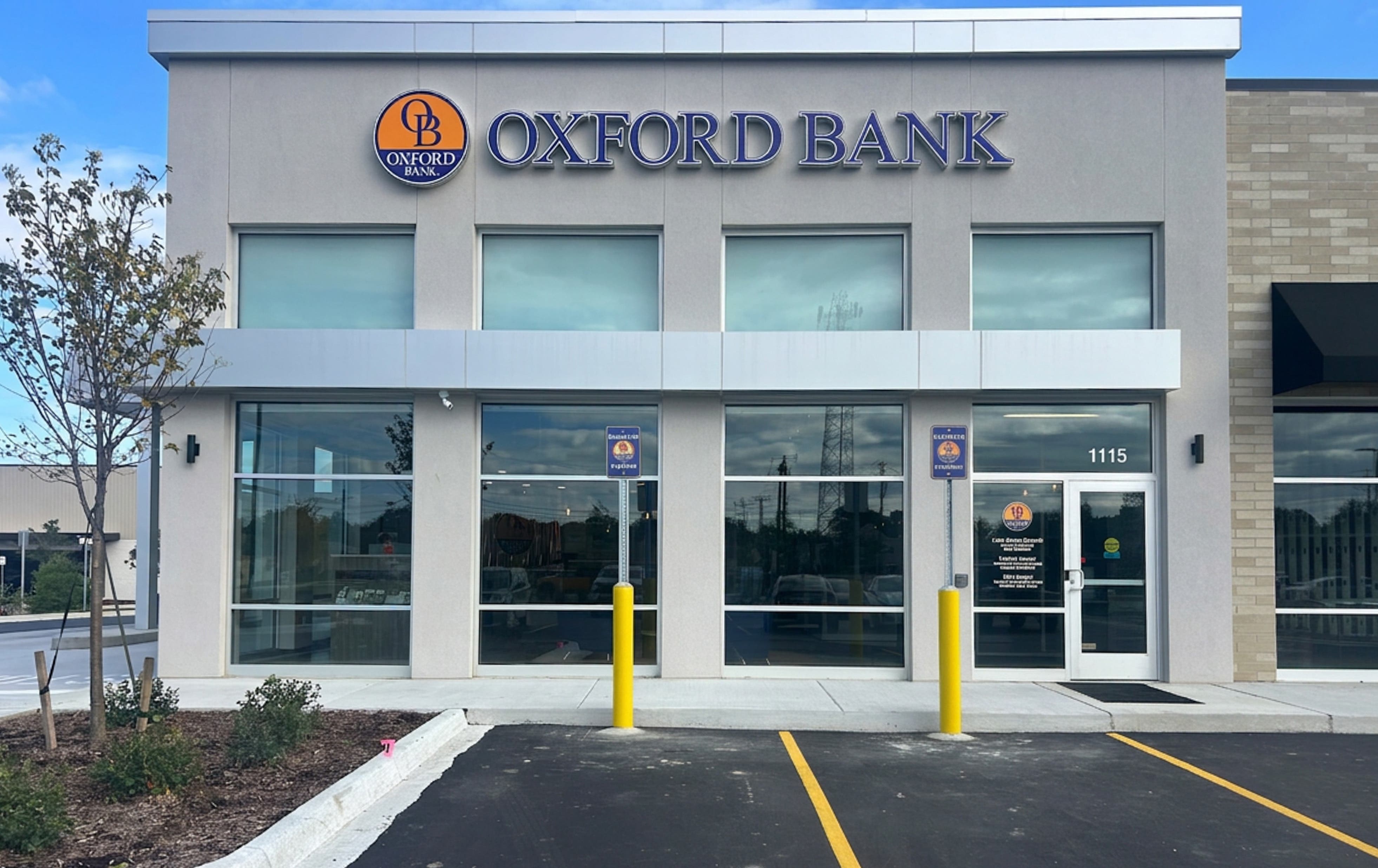 Oxford Bank Invites Public to Open House for Remodeled Lake Orion Branch in New Shopping Center