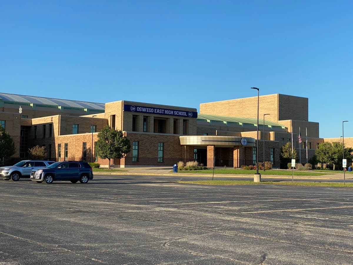 Students Evacuated After Smoke Seen At Oswego East High School D308