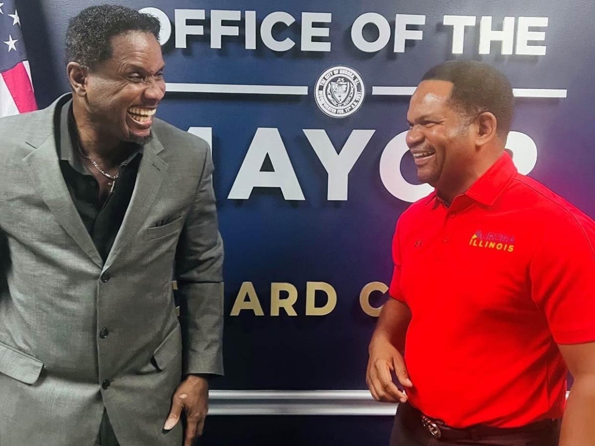 Former wide receiver Dennis McKinnon met with Aurora Mayor Richard Irvin about a month after he submitted a letter to the Chicago Bears, throwing the city in the ring as an ideal city for the team’s relocation.