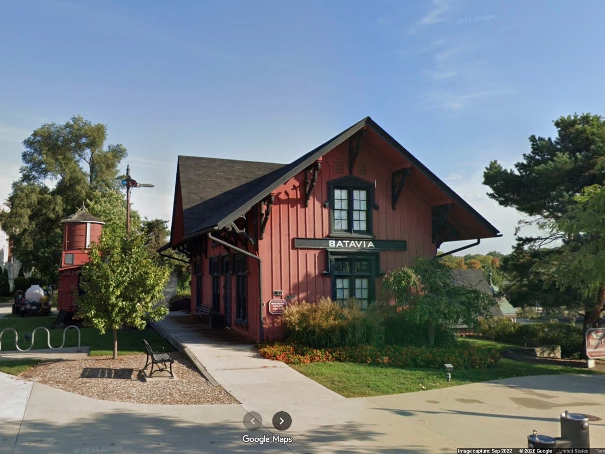 The Batavia Depot Museum, operated by the Batavia Park District, is home to exhibits about the history of Batavia. It was once the city's primary train station.