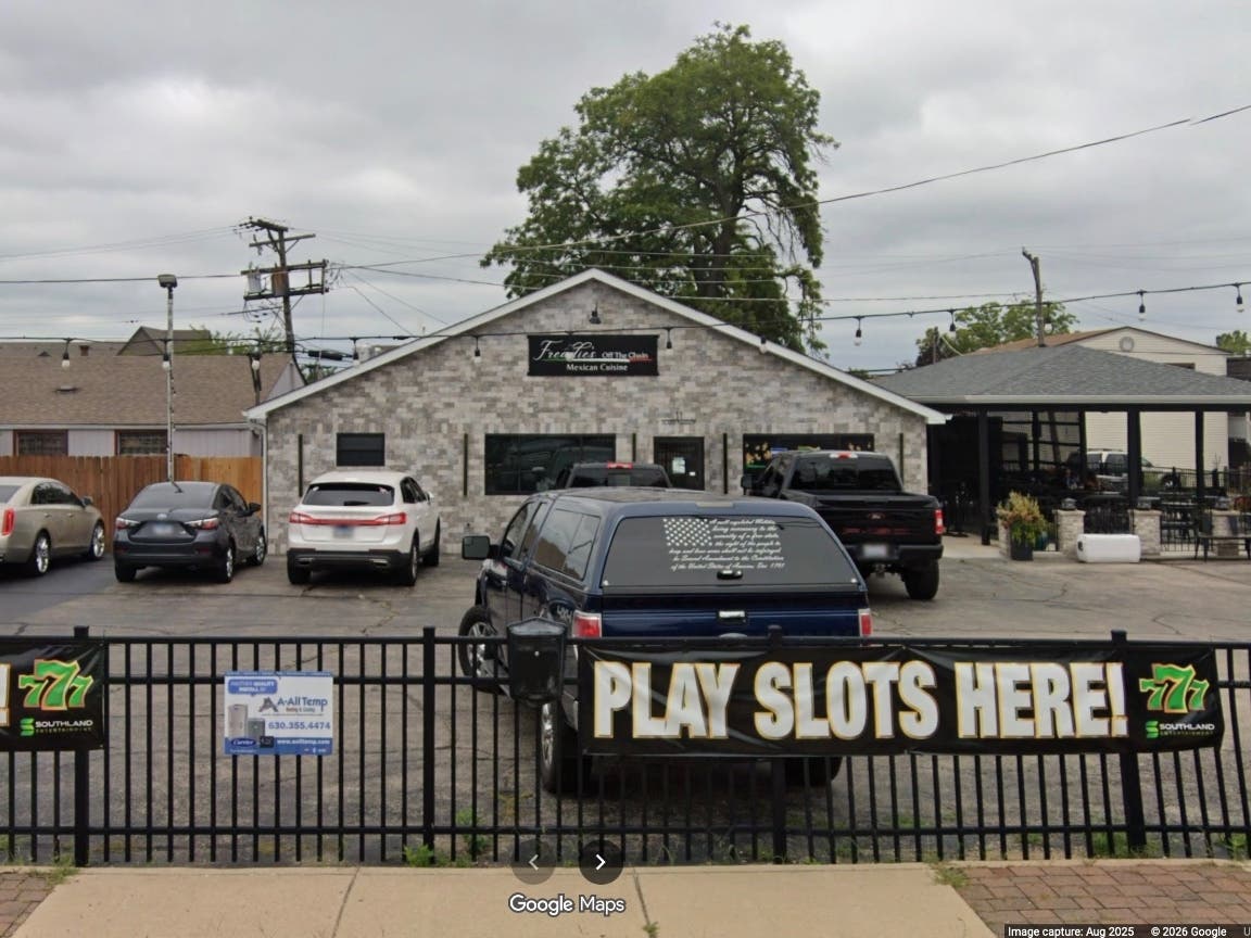 Freddie's Off The Chain, on Madison Street, closed earlier this summer, but a version of it is coming back in the form of a food truck called Freddie's Taco Crave.
