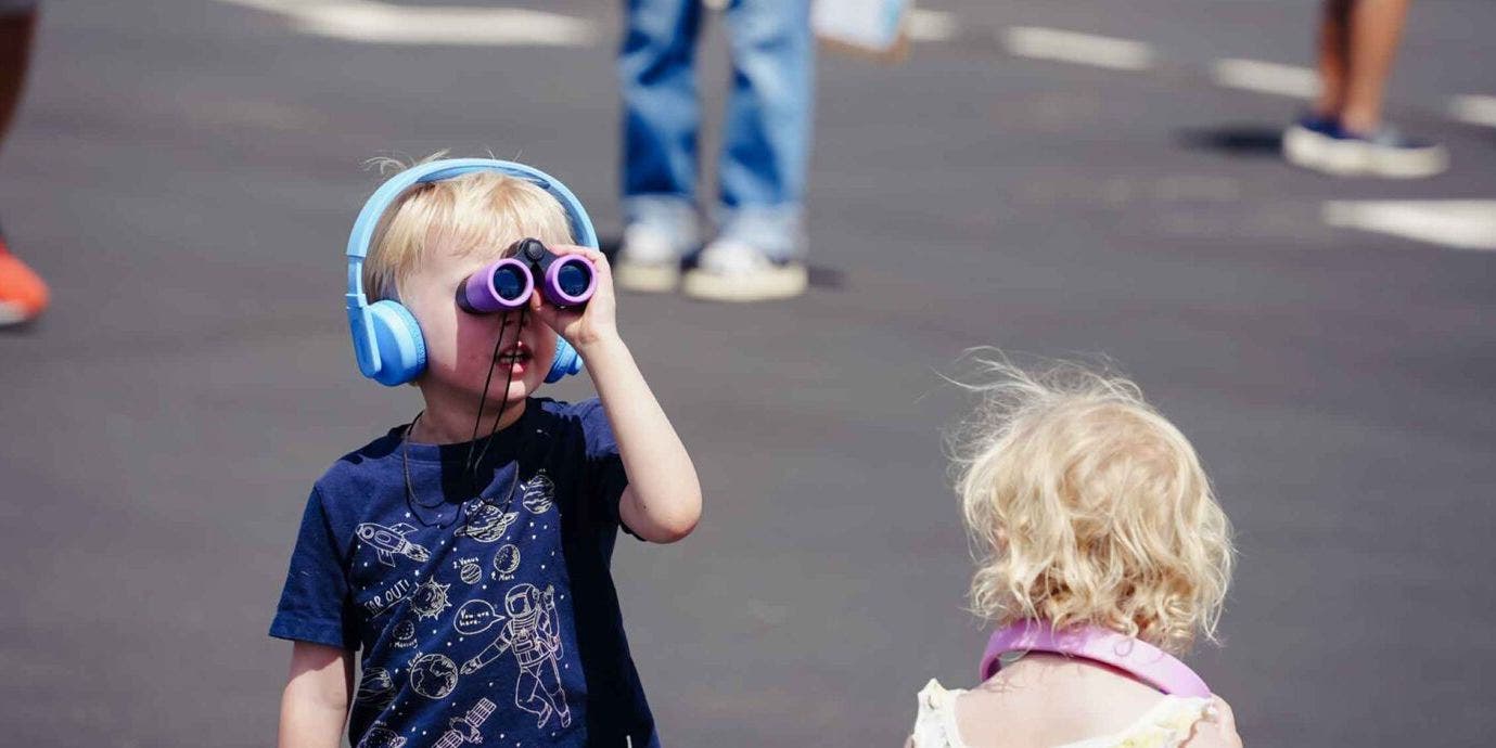Little Wings: Plane Spotting - May