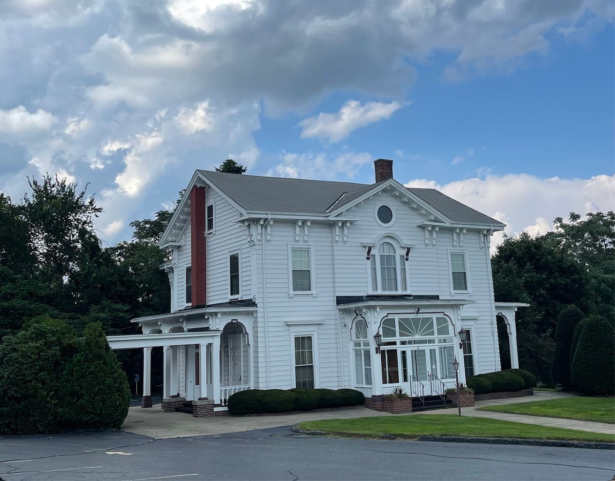 Lindquist Lundin Funeral Home