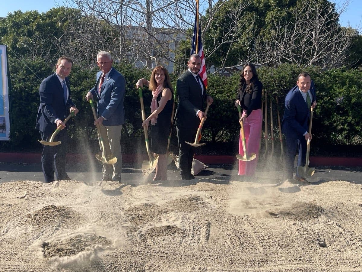 Newport Beach city officials and the Newport Beach Public Library Foundation hosted a groundbreaking ceremony Tuesday to kick off construction of a new $23.4 million lecture hall.