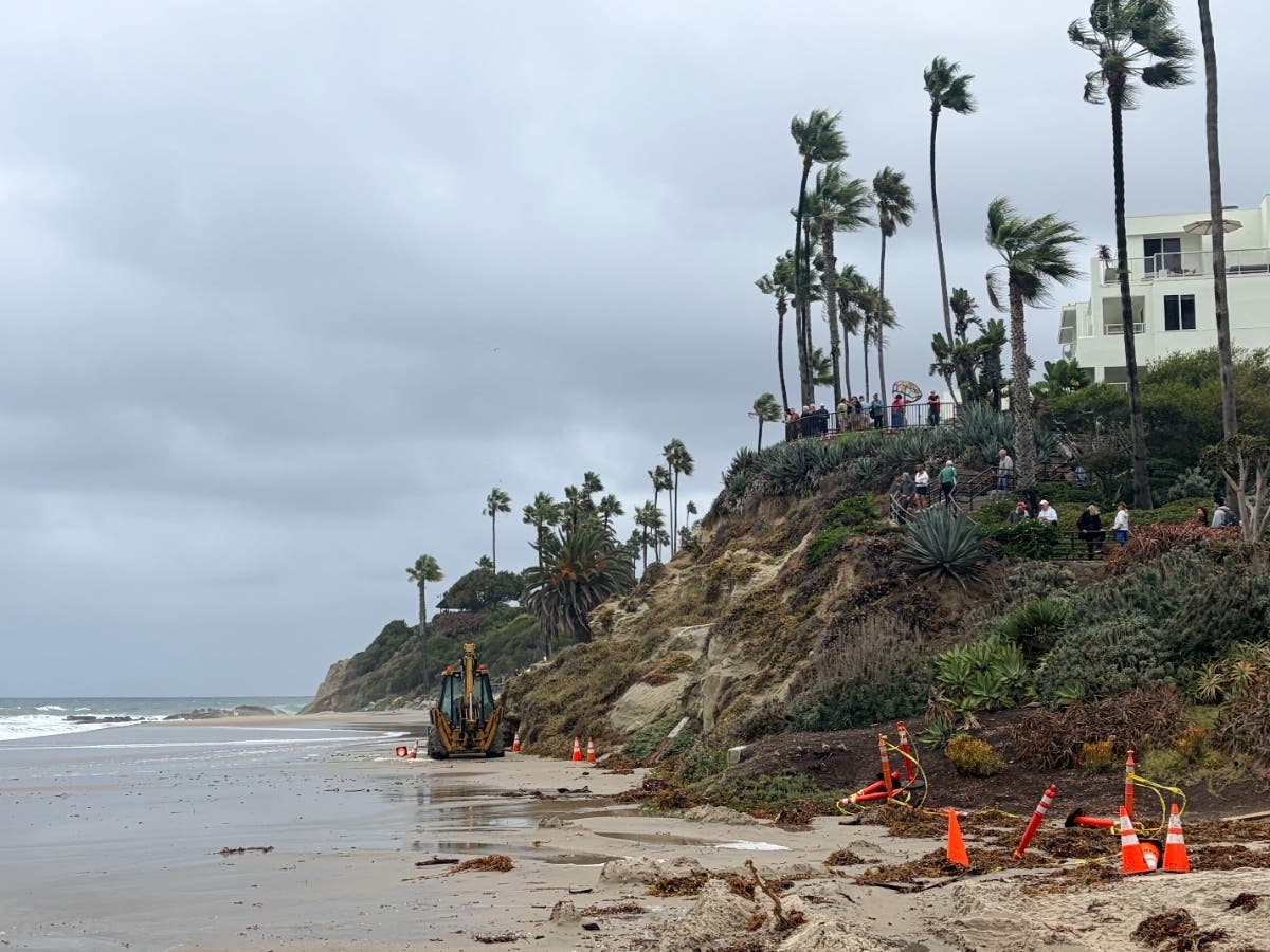 The famous high tides are expected to pass seven feet starting Sunday just before 9 a.m. in Laguna Beach.
