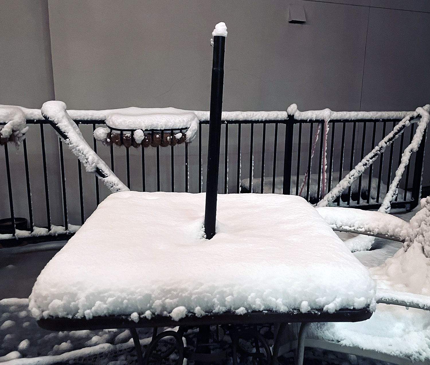 Snow Table