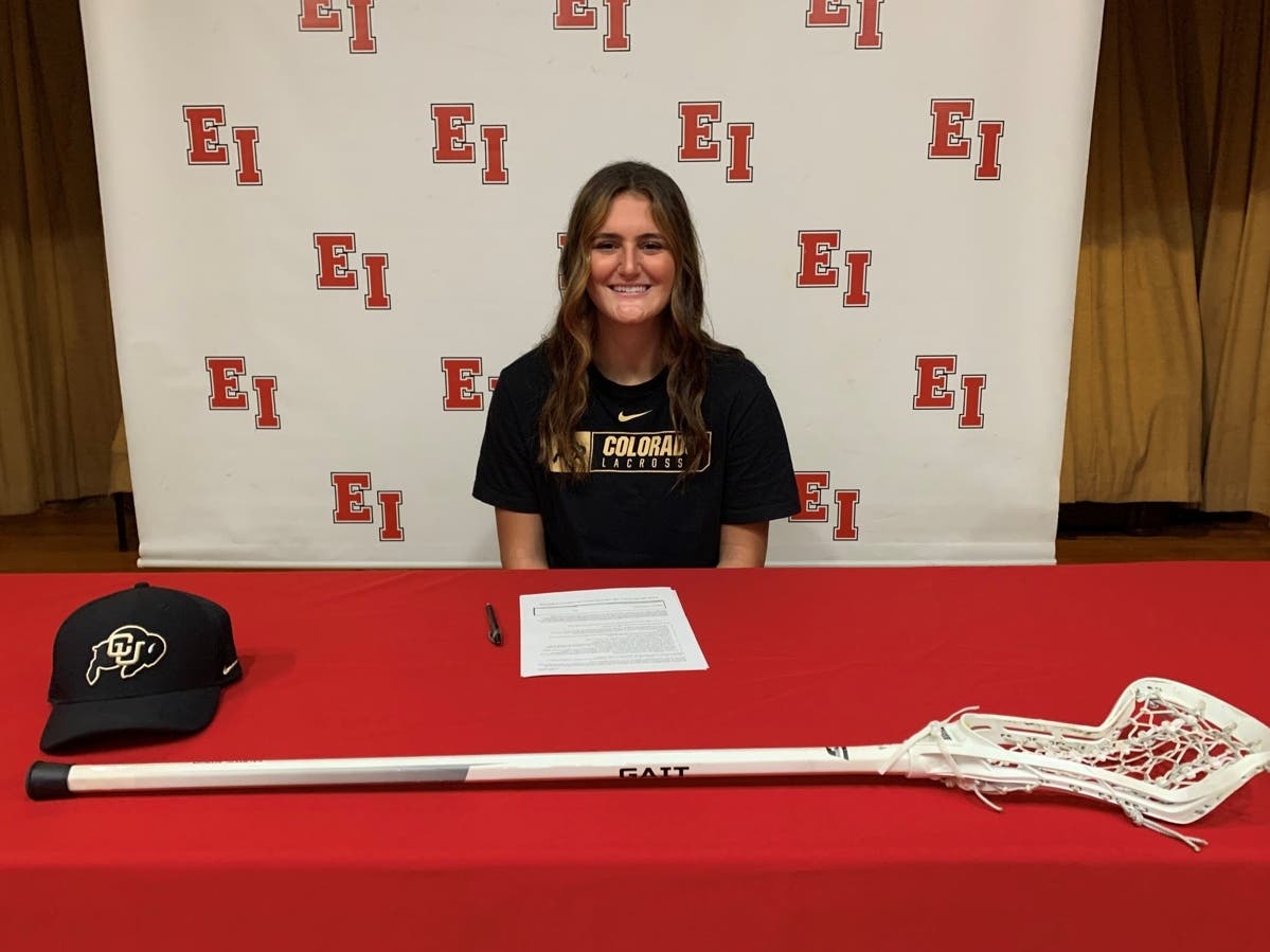 Jessica Peluso​ signed her national letter of intent.