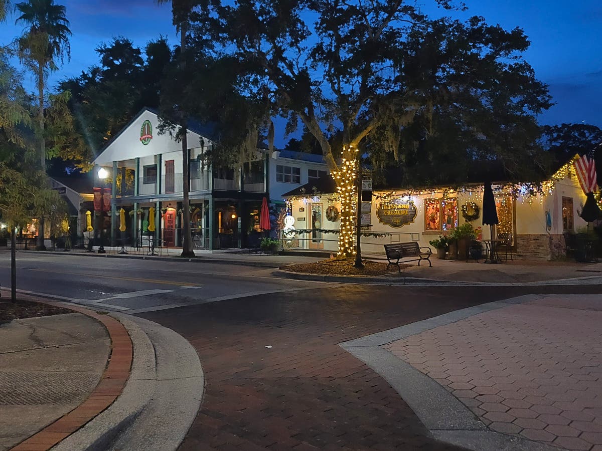 Safety Harbor After Dark: Ghosts, Legends, and Haunted History Tour