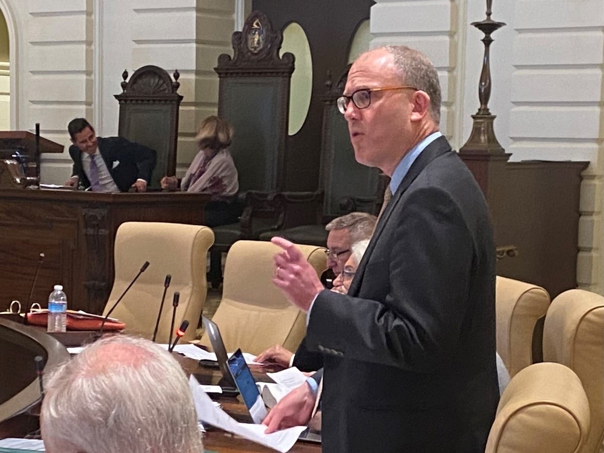 State Senator Jason Lewis speaking on the Senate floor
