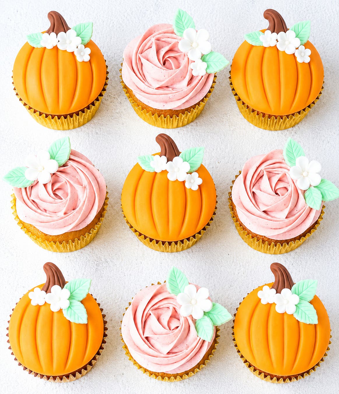 Pumpkin & Rosette | Cupcakes Fondant & Buttercream Decorating Class
