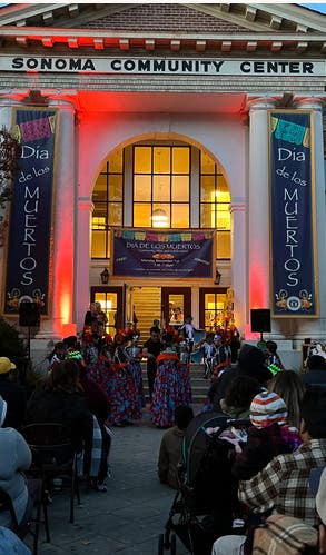 Annual Dia de Muertos