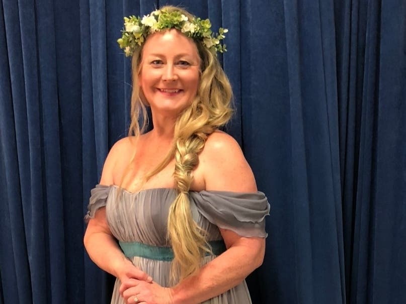 Laureen Janeczek Wysocki, a 1980 Evergreen Park Community High School graduate, has been with the Lyric Opera of Chicago Chorus for 34 years.