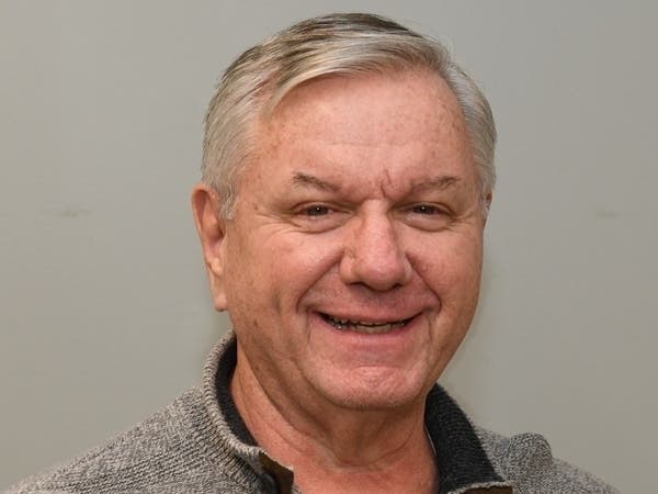 Larry Symanski, EPCHS Class of 1976, is a member of the Evergreen Park Community High School District 231 Board of Education. 