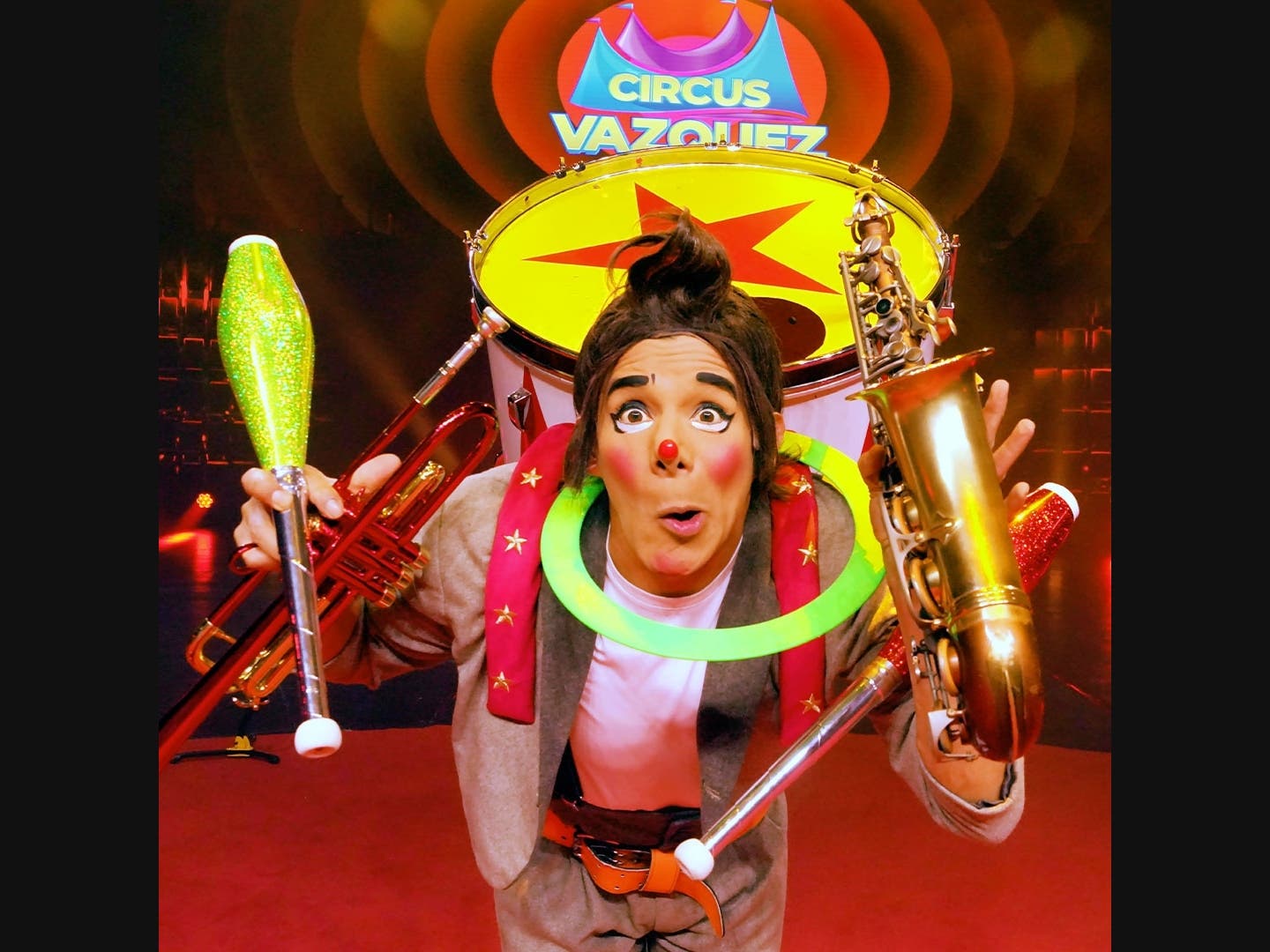 Mexico's favorite funnyman, Chistirrin, has audiences laughing out loud in the all-new Circus Vazquez.