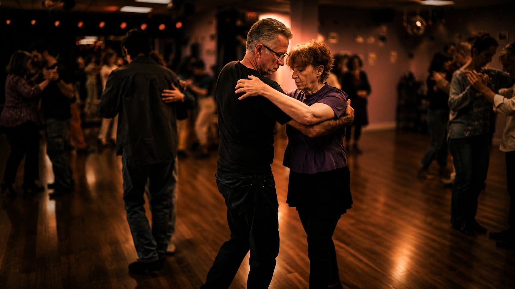 The turn is where tango comes alive - Giros, paradas and barridas (level: intermediate)