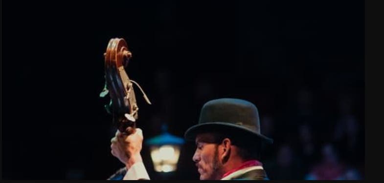 The Jazz Room: A Frank Sinatra & Louis Armstrong Tribute