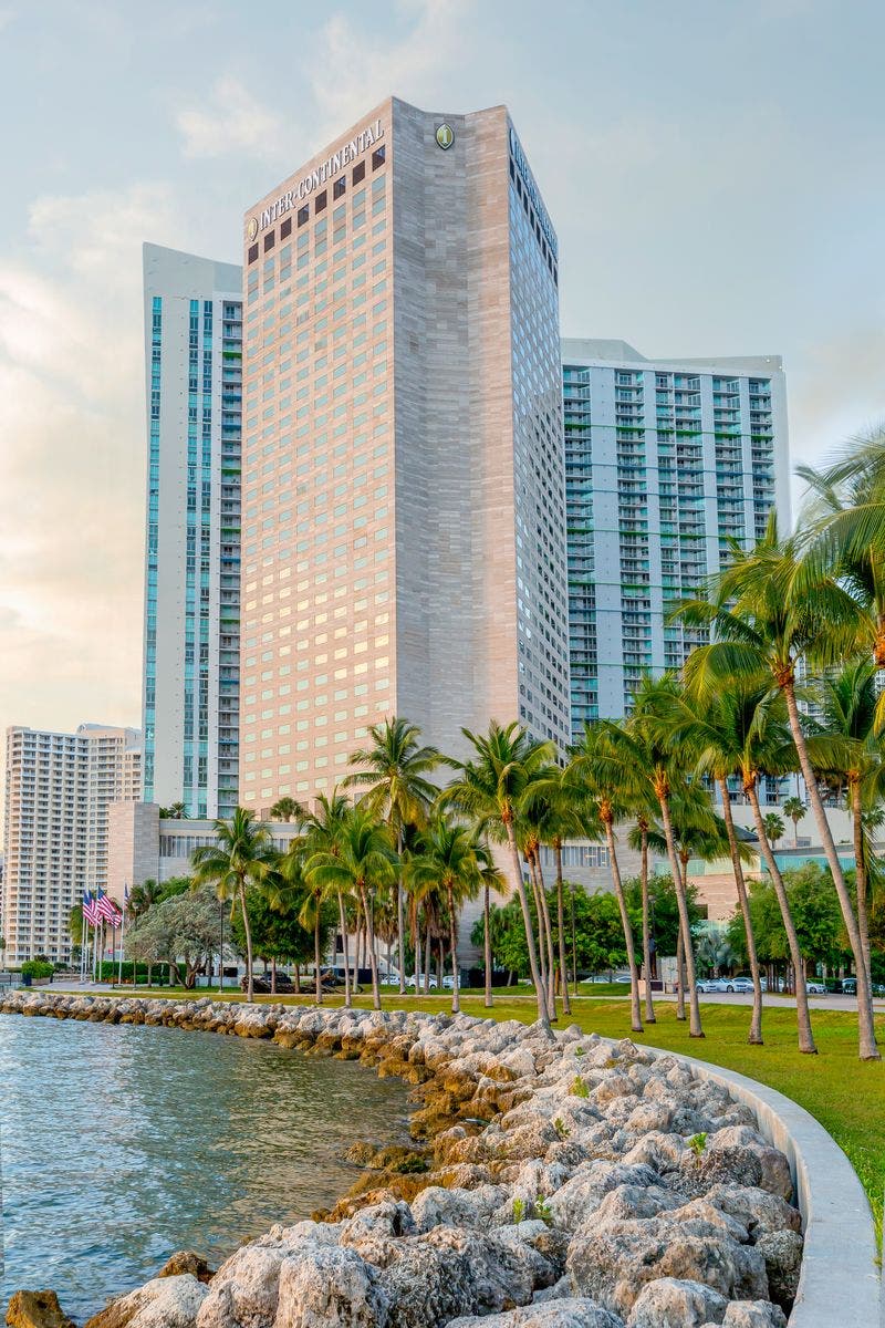 Miami Yoga Club: Sunrise Yoga at InterContinental Miami