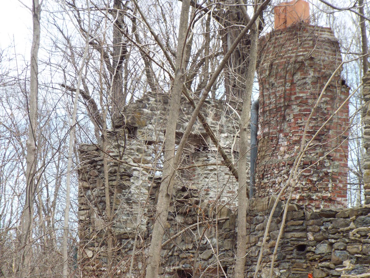 Preservationists are rallying to save the remnants of the historic Griffin's Tavern in Dutchess County.