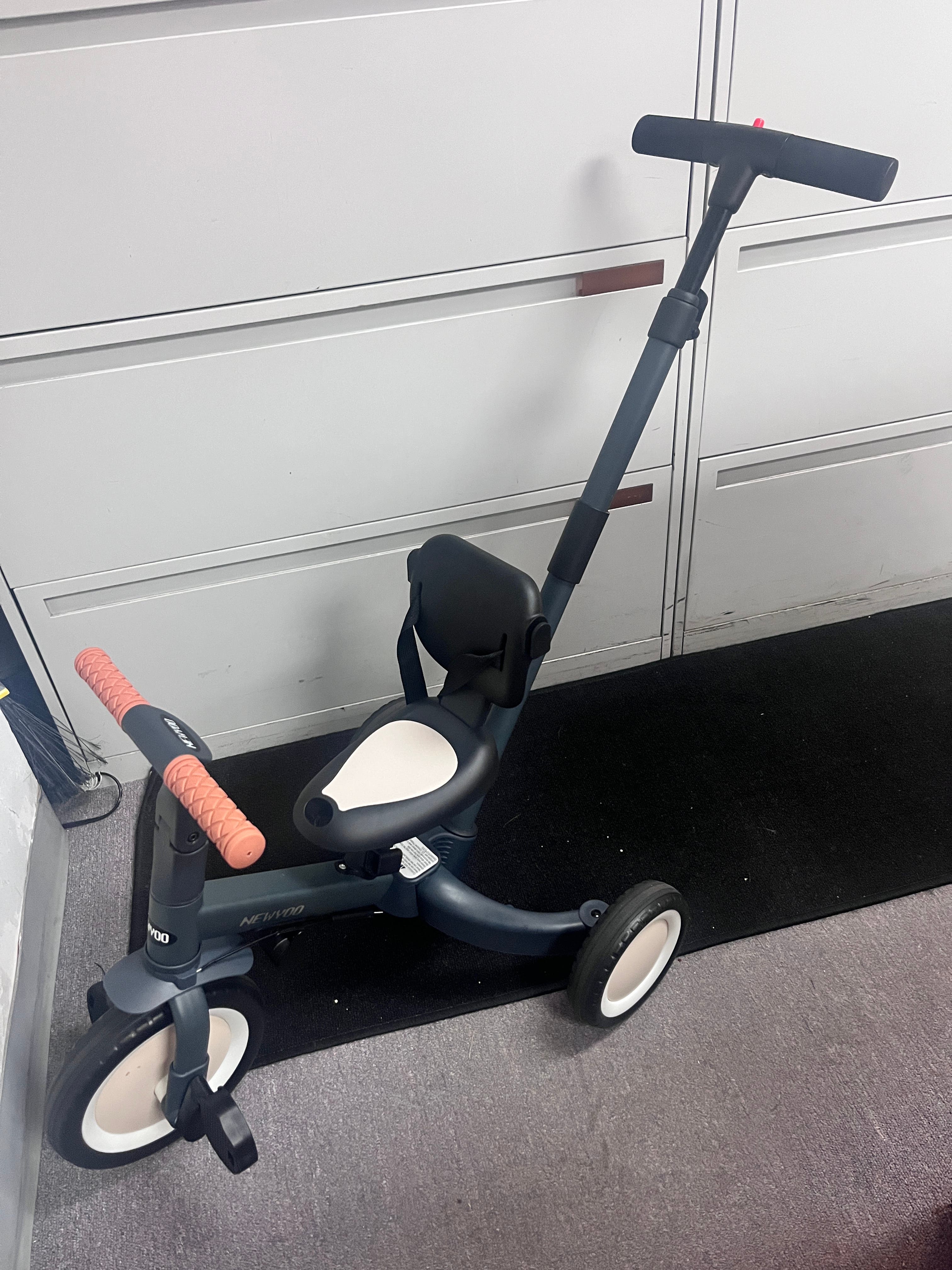 Hardly used 5 In 1 Tricycle for Toddlers Age 1-5 Toddler Bike Trike With Push Handle